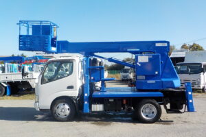 サムネイル: 平成19年　デュトロ 11.9ｍ高所作業車　スチールバケット