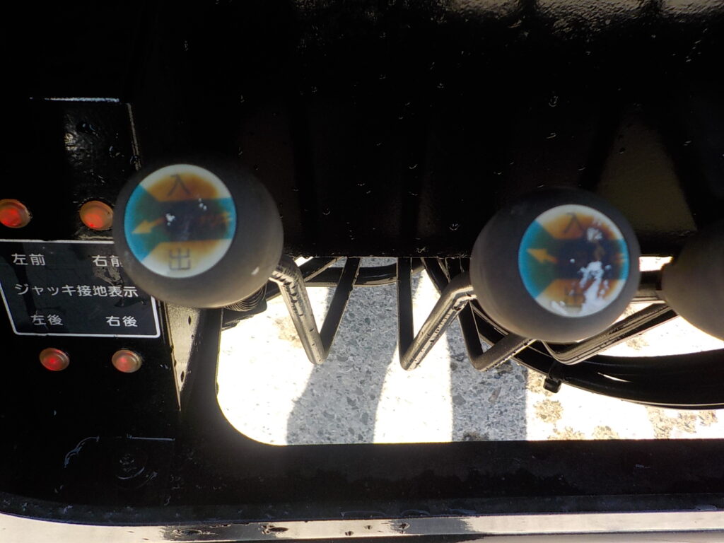 平成19年　デュトロ 11.9ｍ高所作業車　スチールバケット