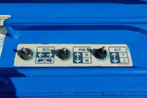 サムネイル: 平成19年　デュトロ 11.9ｍ高所作業車　スチールバケット