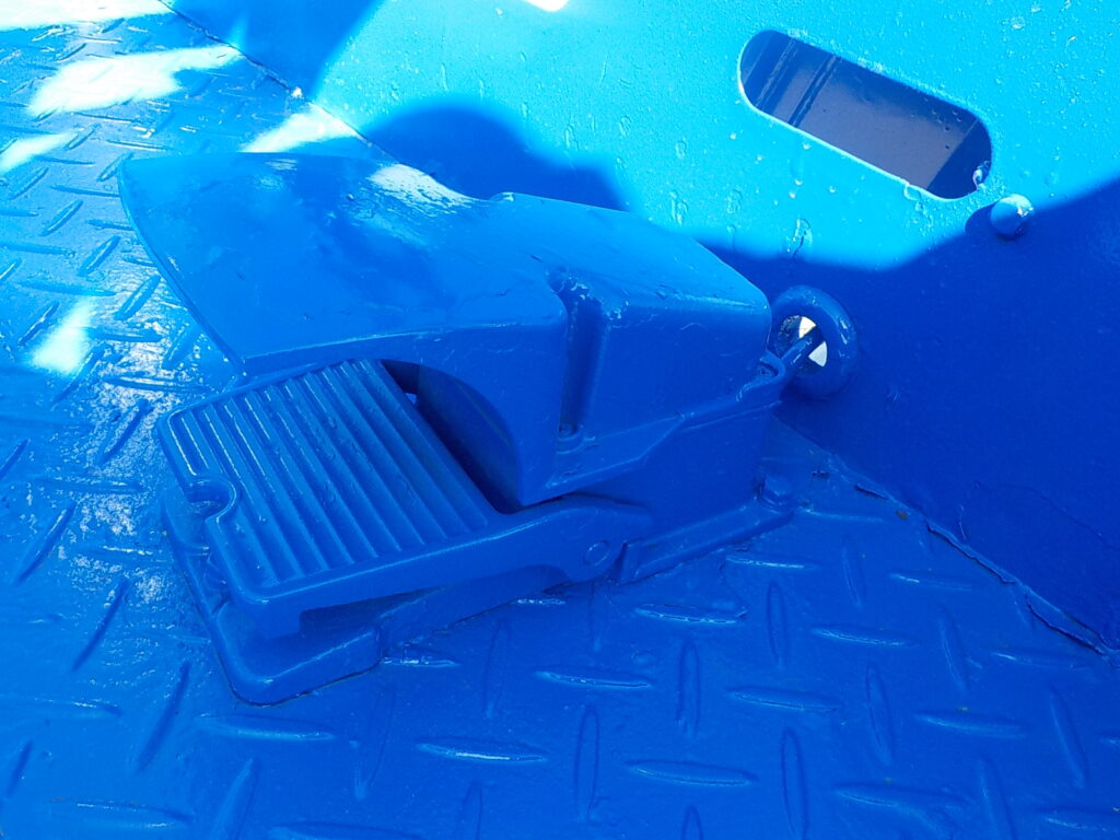 平成19年　デュトロ 11.9ｍ高所作業車　スチールバケット