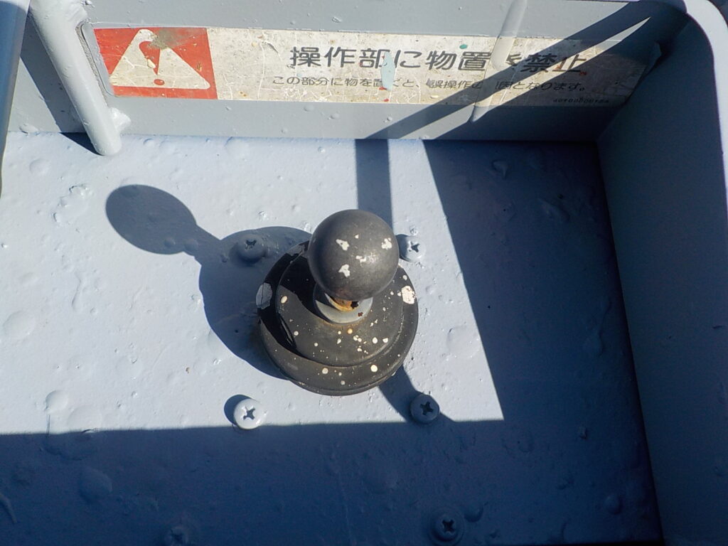 平成19年　デュトロ 11.9ｍ高所作業車　スチールバケット