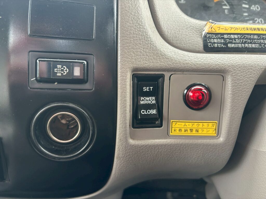 平成２３年　日野　デュトロ　２トン３段クレーン　フックイン・ラジコン付（車検1年付）