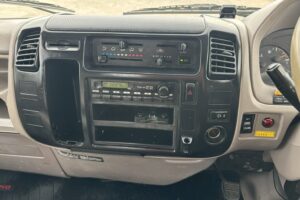 サムネイル: 平成２３年　日野　デュトロ　２トン３段クレーン　フックイン・ラジコン付（車検1年付）