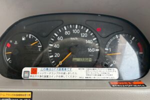 サムネイル: 平成２３年　日野　デュトロ　２トン３段クレーン　フックイン・ラジコン付（車検1年付）