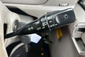 サムネイル: 平成２３年　日野　デュトロ　２トン３段クレーン　フックイン・ラジコン付（車検1年付）