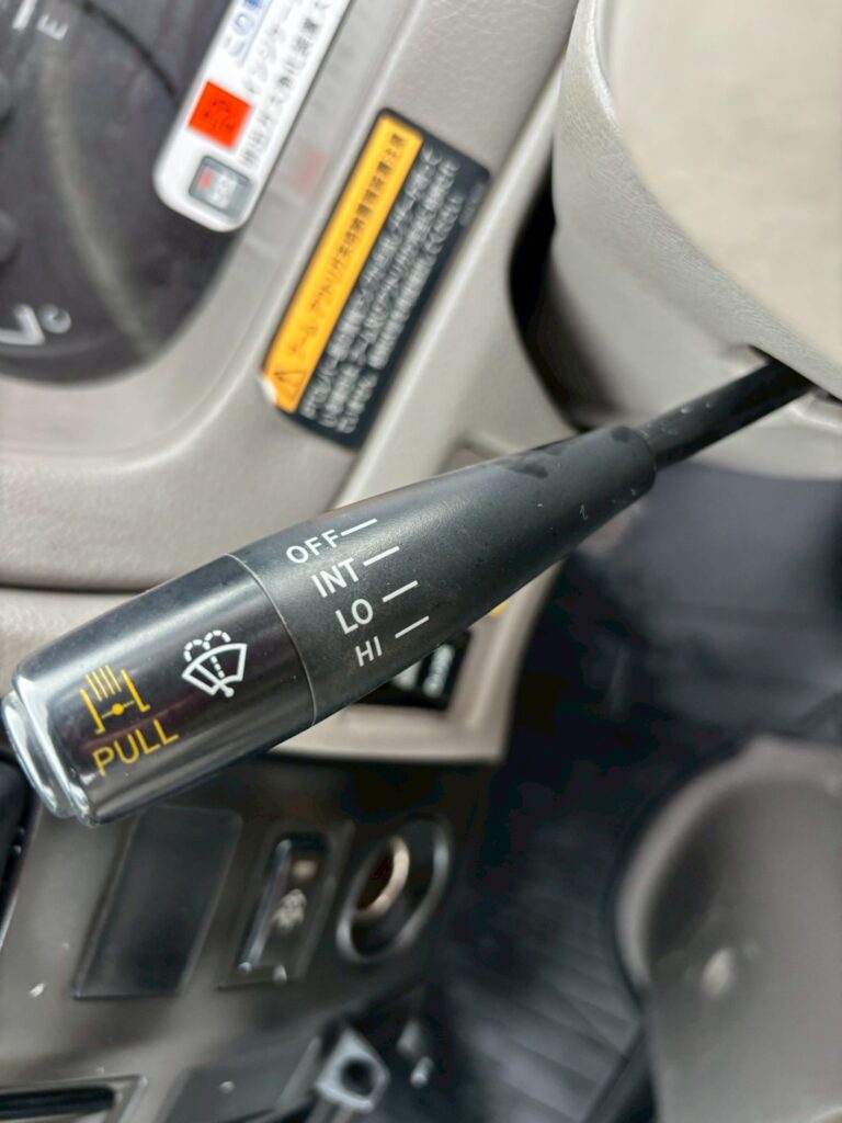 平成２３年　日野　デュトロ　２トン３段クレーン　フックイン・ラジコン付（車検1年付）