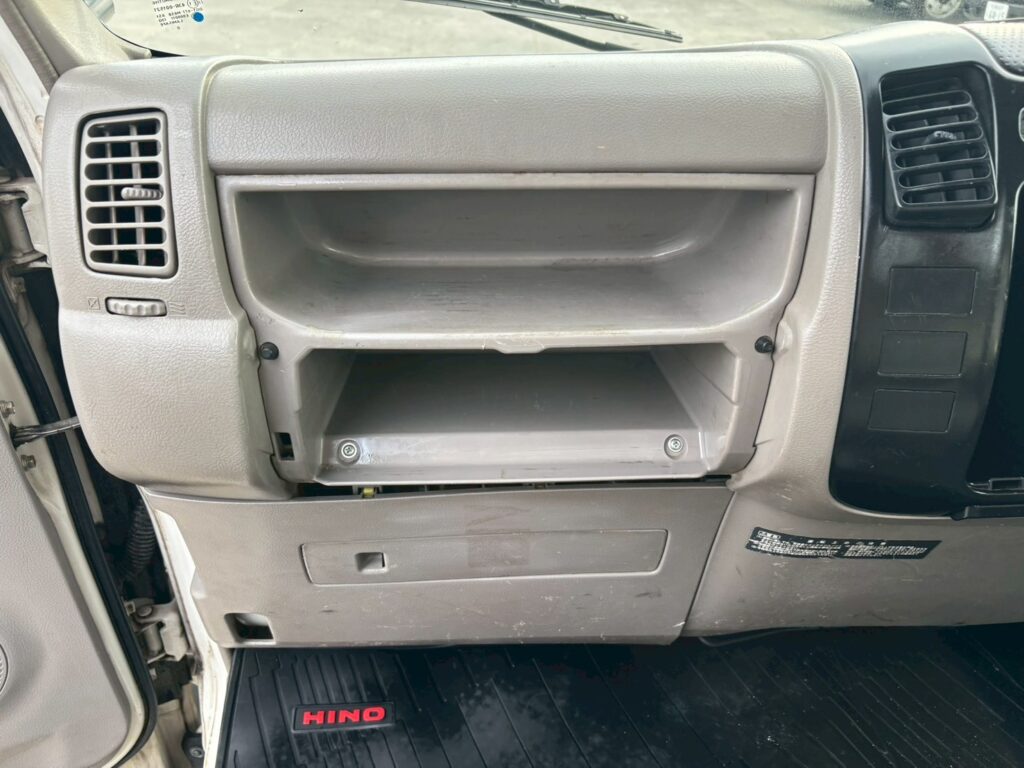 平成２３年　日野　デュトロ　２トン３段クレーン　フックイン・ラジコン付（車検1年付）