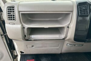 サムネイル: 平成２３年　日野　デュトロ　２トン３段クレーン　フックイン・ラジコン付（車検1年付）