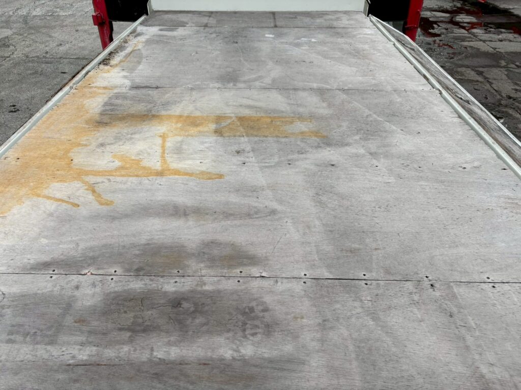 平成２３年　日野　デュトロ　２トン３段クレーン　フックイン・ラジコン付（車検1年付）