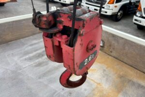 サムネイル: 平成２３年　日野　デュトロ　２トン３段クレーン　フックイン・ラジコン付（車検1年付）