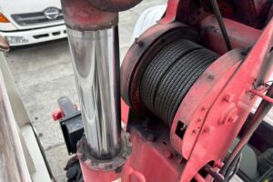 サムネイル: 平成２３年　日野　デュトロ　２トン３段クレーン　フックイン・ラジコン付（車検1年付）