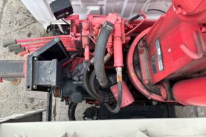 サムネイル: 平成２３年　日野　デュトロ　２トン３段クレーン　フックイン・ラジコン付（車検1年付）