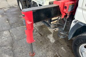 サムネイル: 平成２３年　日野　デュトロ　２トン３段クレーン　フックイン・ラジコン付（車検1年付）