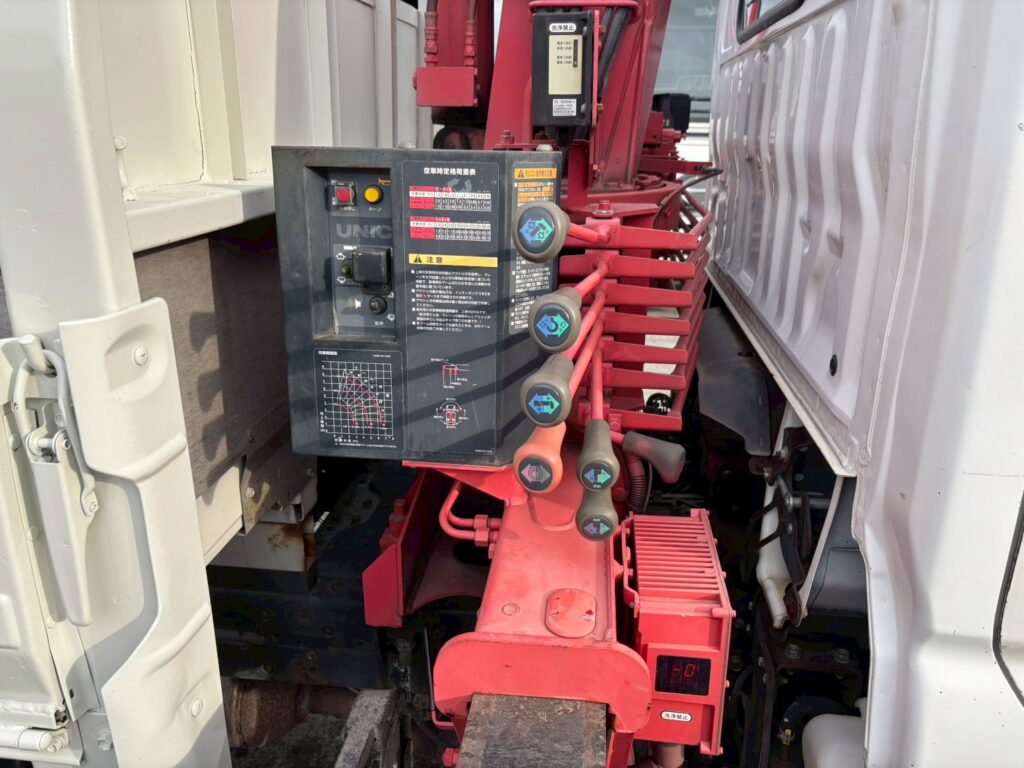 平成２３年　日野　デュトロ　２トン３段クレーン　フックイン・ラジコン付（車検1年付）