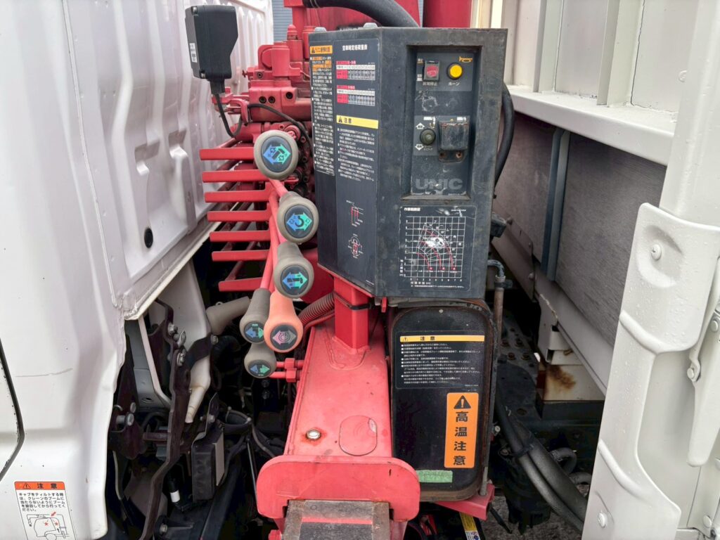 平成２３年　日野　デュトロ　２トン３段クレーン　フックイン・ラジコン付（車検1年付）