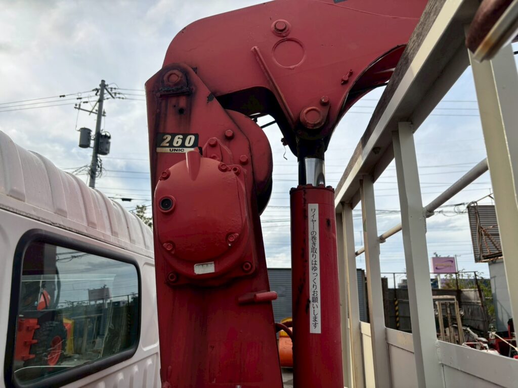 平成２３年　日野　デュトロ　２トン３段クレーン　フックイン・ラジコン付（車検1年付）