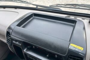 サムネイル: 平成２３年　日野　デュトロ　２トン３段クレーン　フックイン・ラジコン付（車検1年付）