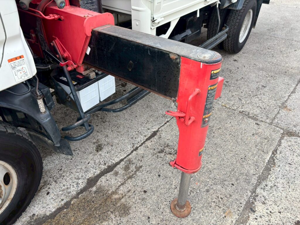 平成２３年　日野　デュトロ　２トン３段クレーン　フックイン・ラジコン付（車検1年付）