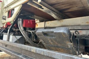 サムネイル: 平成２３年　日野　デュトロ　２トン３段クレーン　フックイン・ラジコン付（車検1年付）