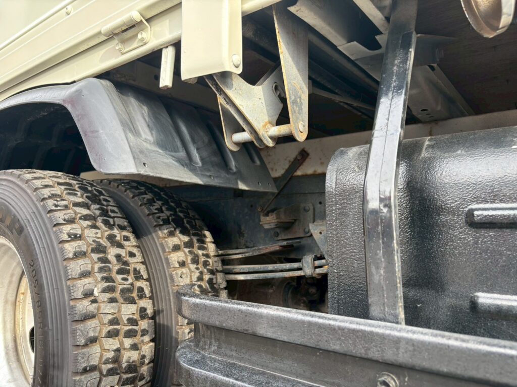 平成２３年　日野　デュトロ　２トン３段クレーン　フックイン・ラジコン付（車検1年付）