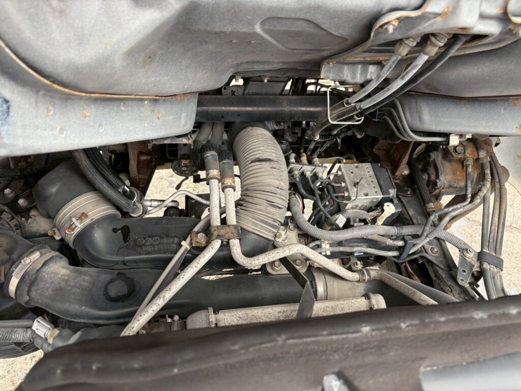 平成２３年　日野　デュトロ　２トン３段クレーン　フックイン・ラジコン付（車検1年付）