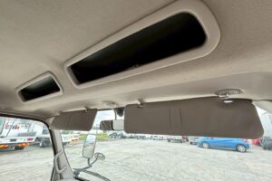 サムネイル: 平成２３年　日野　デュトロ　２トン３段クレーン　フックイン・ラジコン付（車検1年付）