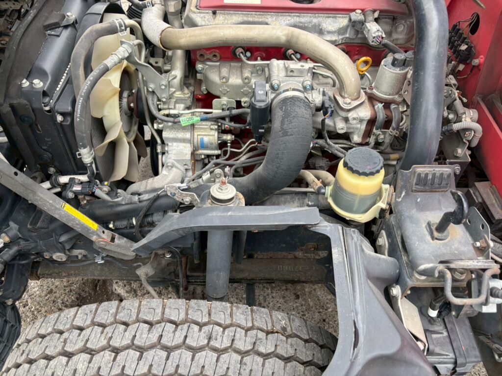 平成２３年　日野　デュトロ　２トン３段クレーン　フックイン・ラジコン付（車検1年付）