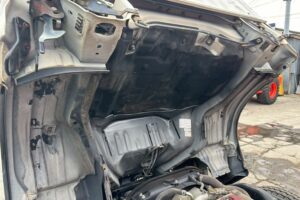 サムネイル: 平成２３年　日野　デュトロ　２トン３段クレーン　フックイン・ラジコン付（車検1年付）