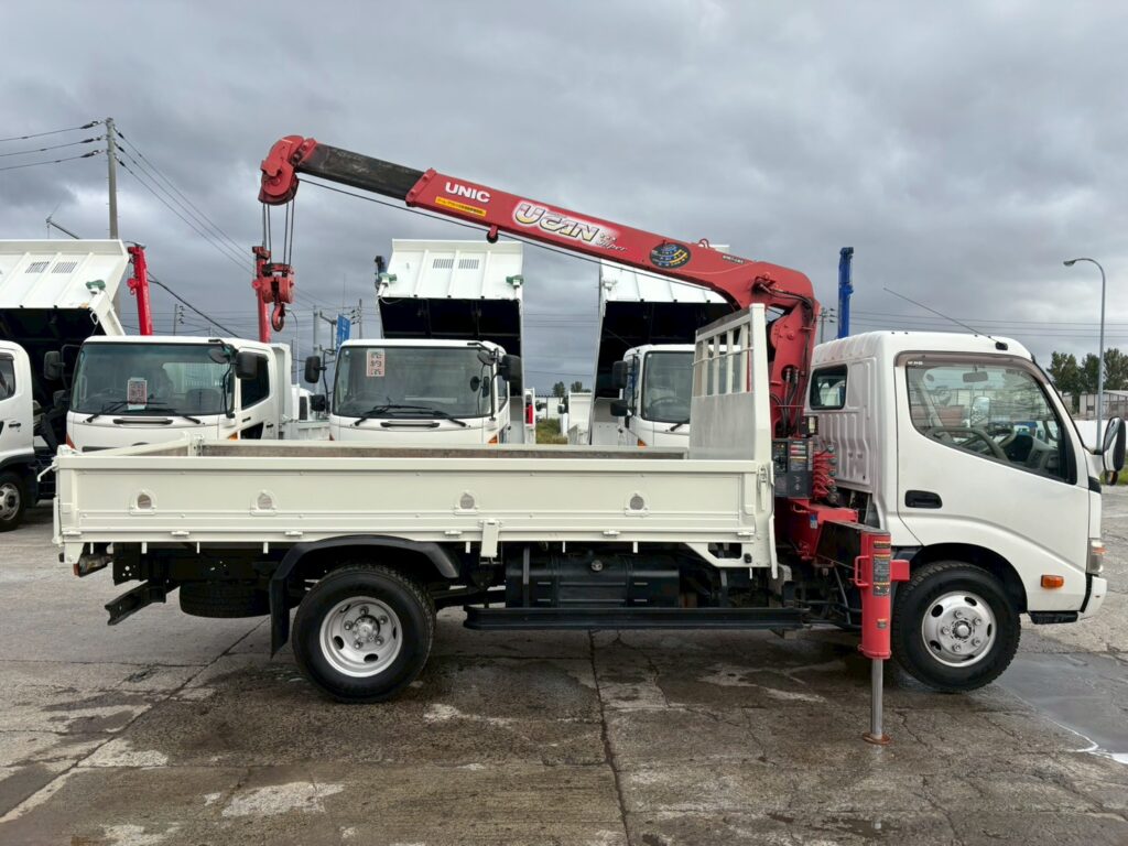 平成２３年　日野　デュトロ　２トン３段クレーン　フックイン・ラジコン付（車検1年付）