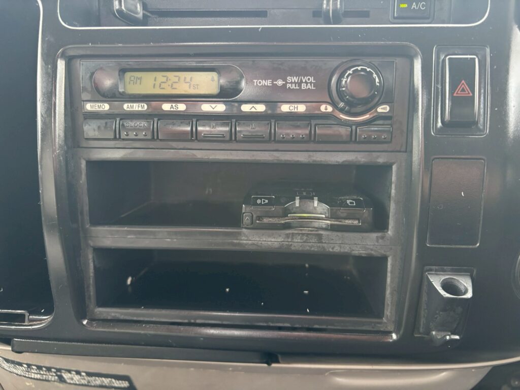 平成２３年　日野　デュトロ　２トン３段クレーン　フックイン・ラジコン付（車検1年付）