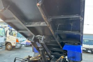 サムネイル: 令和1年 いすゞ フォワード４ｔダンプ　コボレーン（車検１年付）