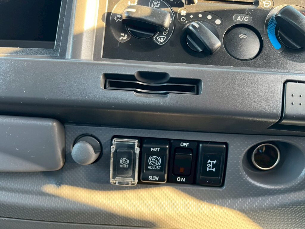 令和1年 いすゞ フォワード４ｔダンプ　コボレーン（車検１年付）