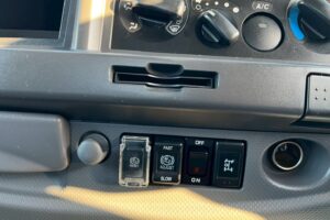 サムネイル: 令和1年 いすゞ フォワード４ｔダンプ　コボレーン（車検１年付）