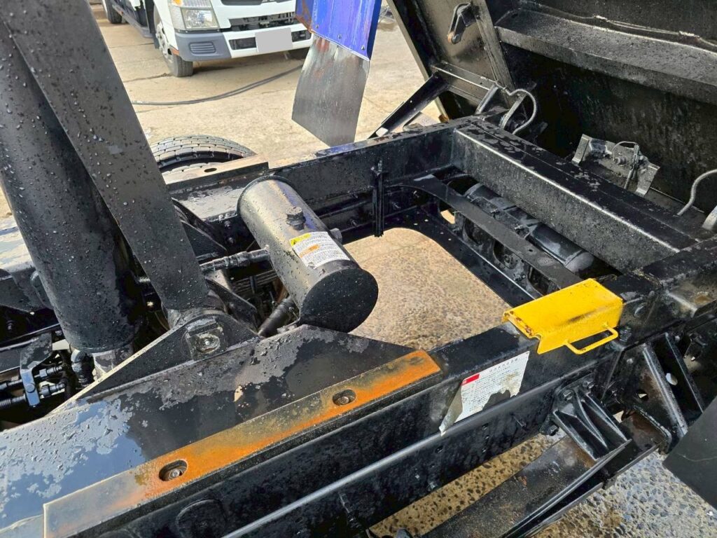令和1年　いすゞ　フォワード　４トンダンプ　コボレーン付（車検1年付）