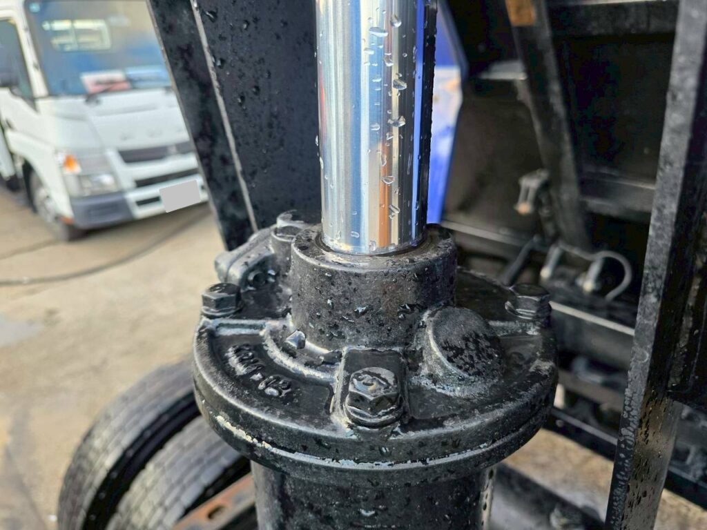 令和1年　いすゞ　フォワード　４トンダンプ　コボレーン付（車検1年付）