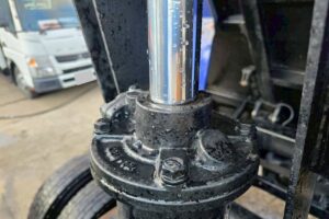 サムネイル: 令和1年　いすゞ　フォワード　４トンダンプ　コボレーン付（車検1年付）