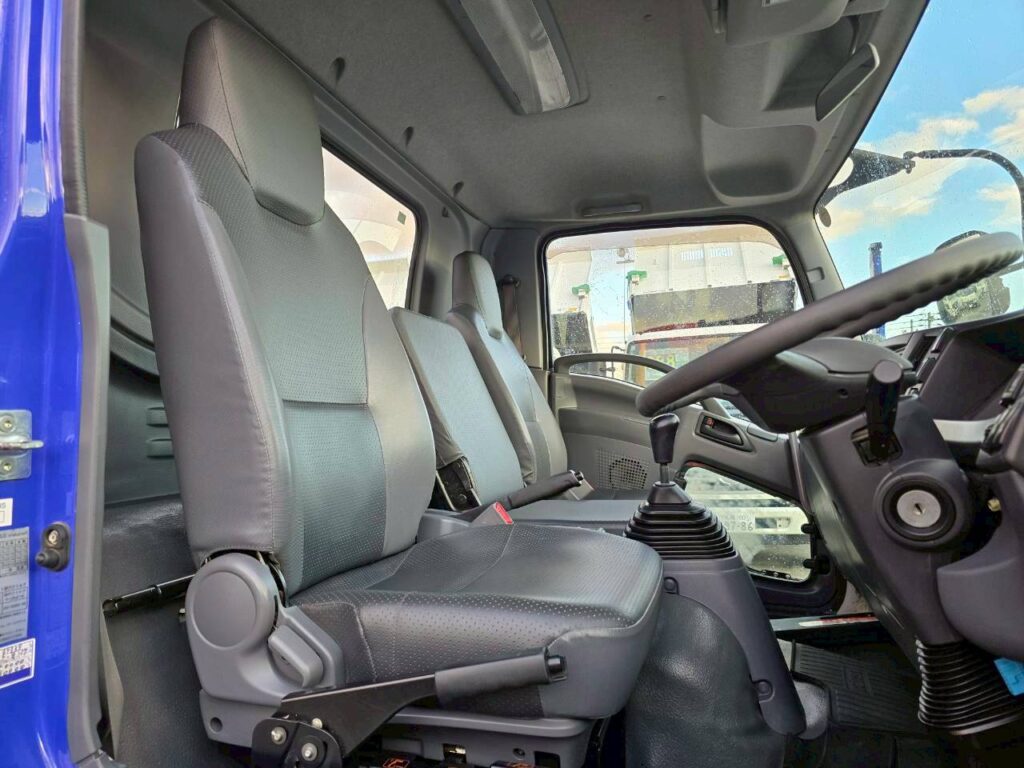 令和1年　いすゞ　フォワード　４トンダンプ　コボレーン付（車検1年付）