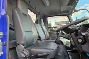 サムネイル: 令和1年　いすゞ　フォワード　４トンダンプ　コボレーン付（車検1年付）