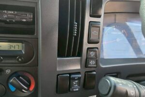 サムネイル: 令和1年　いすゞ　フォワード　４トンダンプ　コボレーン付（車検1年付）