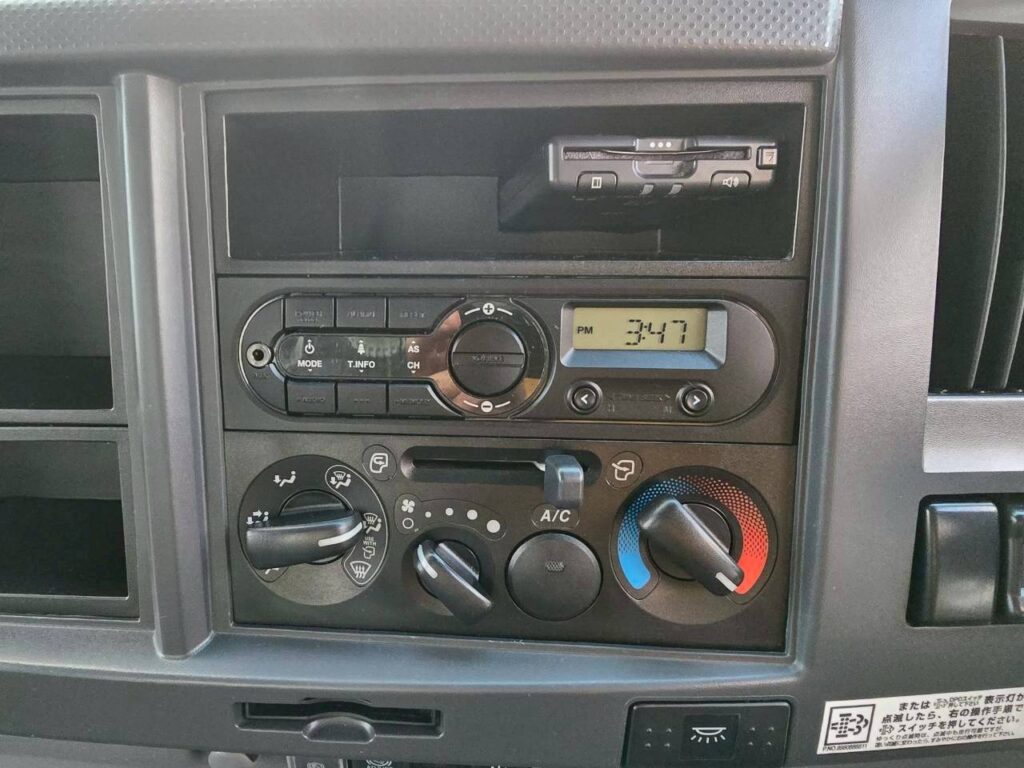 令和1年　いすゞ　フォワード　４トンダンプ　コボレーン付（車検1年付）