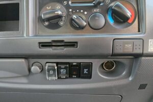 サムネイル: 令和1年　いすゞ　フォワード　４トンダンプ　コボレーン付（車検1年付）