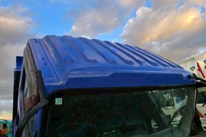 サムネイル: 令和1年　いすゞ　フォワード　４トンダンプ　コボレーン付（車検1年付）