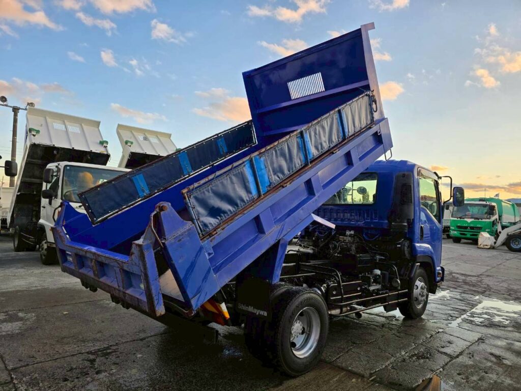 令和1年　いすゞ　フォワード　４トンダンプ　コボレーン付（車検1年付）