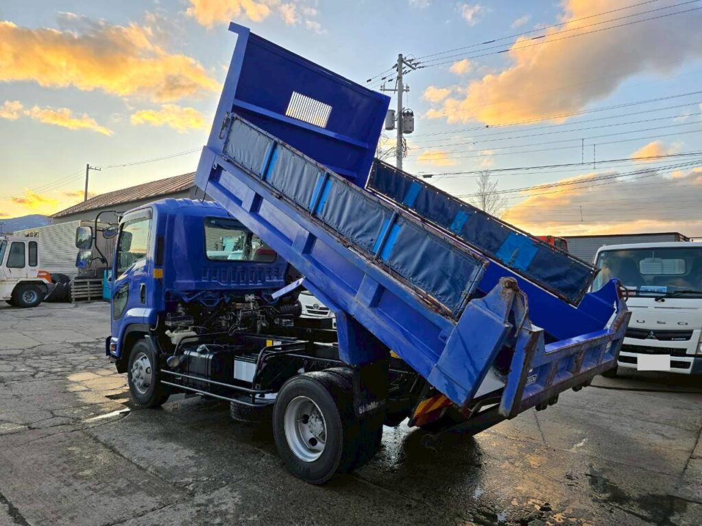 令和1年　いすゞ　フォワード　４トンダンプ　コボレーン付（車検1年付）