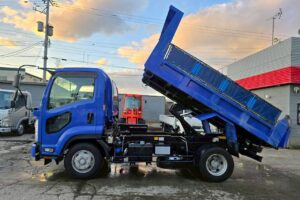 サムネイル: 令和1年　いすゞ　フォワード　４トンダンプ　コボレーン付（車検1年付）