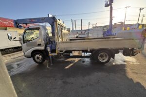 サムネイル: 平成20年　デュトロ２トン３段クレーンロング　パワーゲート　車検１年付