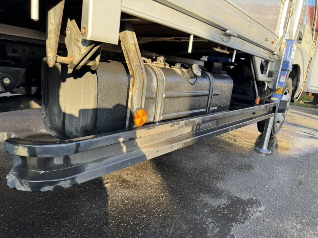 平成20年　デュトロ２トン３段クレーンロング　パワーゲート　車検１年付