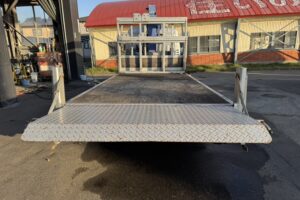 サムネイル: 平成20年　デュトロ２トン３段クレーンロング　パワーゲート　車検１年付