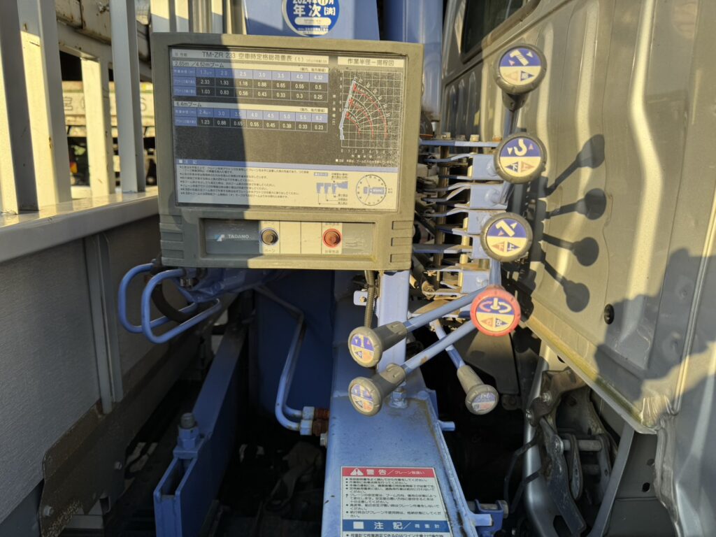 平成20年　デュトロ２トン３段クレーンロング　パワーゲート　車検１年付