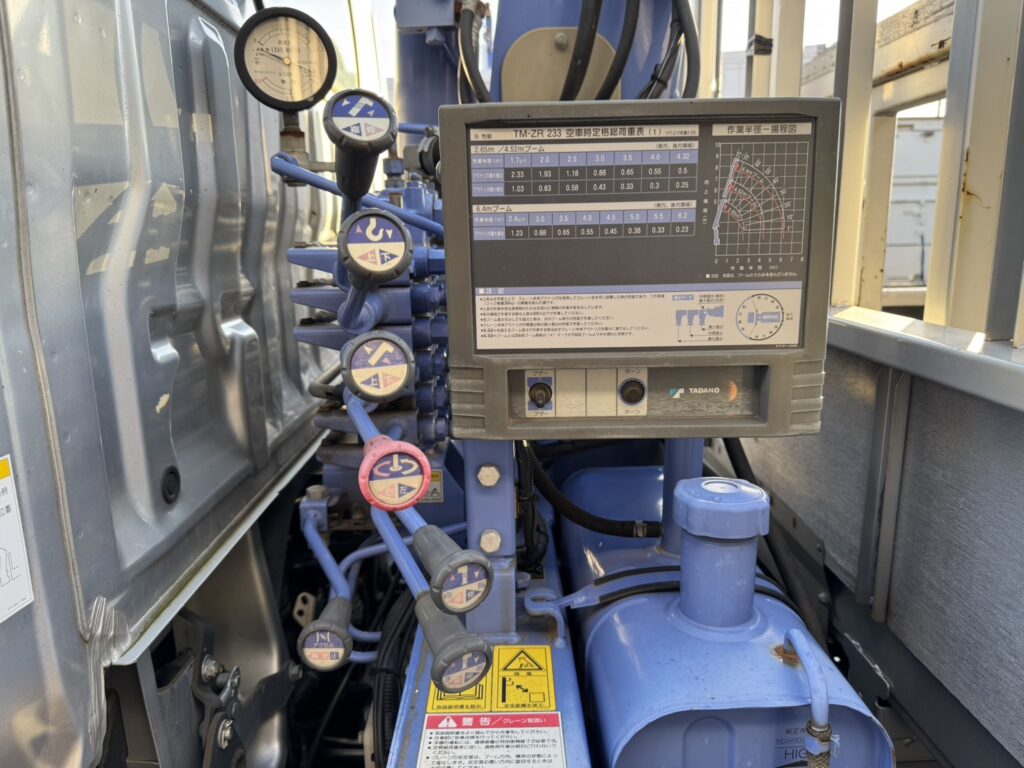 平成20年　デュトロ２トン３段クレーンロング　パワーゲート　車検１年付